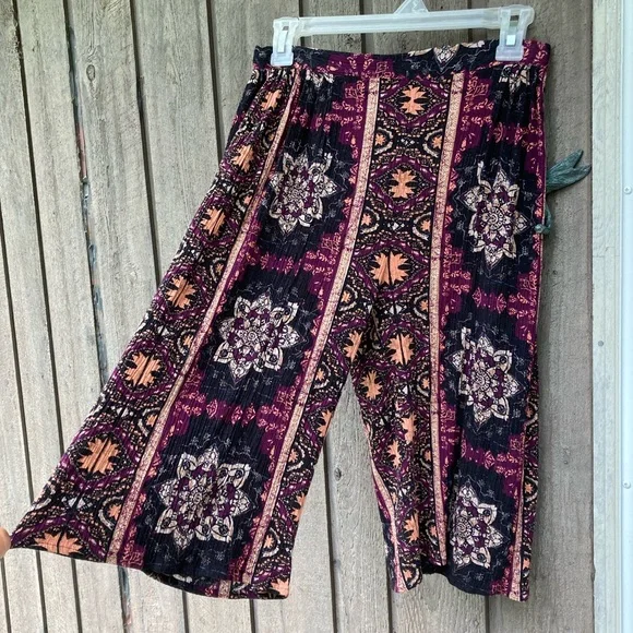 KENDALL KYLIE Skirt Pants Shorts Wide Leg Capri Black Red Maroon Size Small - Picture 6 of 14